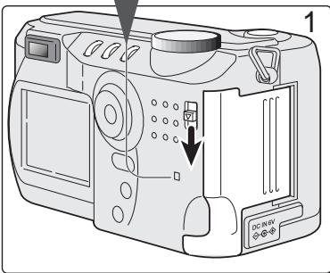 MINOLTA DIMAGE S414 - CHANGING THE COMPACTFLASH CARD - 2