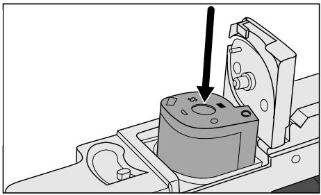 MINOLTA AF-2820U - Loading the APS Adapter - 2