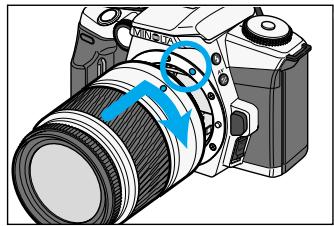 MINOLTA DYNAX 5 - Attaching the Lens - 2