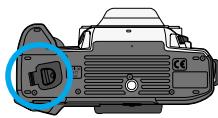 MINOLTA DYNAX 5 - Installing the Batteries - 1