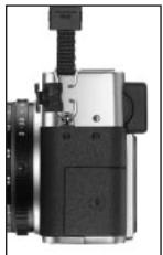 LEICA DIGILUX 2 - Attaching the carrying strap - 4
