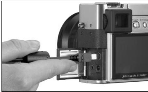 LEICA DIGILUX 2 - Making the connection - 1