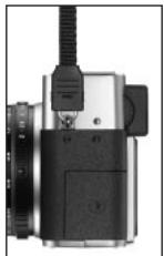 LEICA DIGILUX2 - Attaching the carrying strap - 6