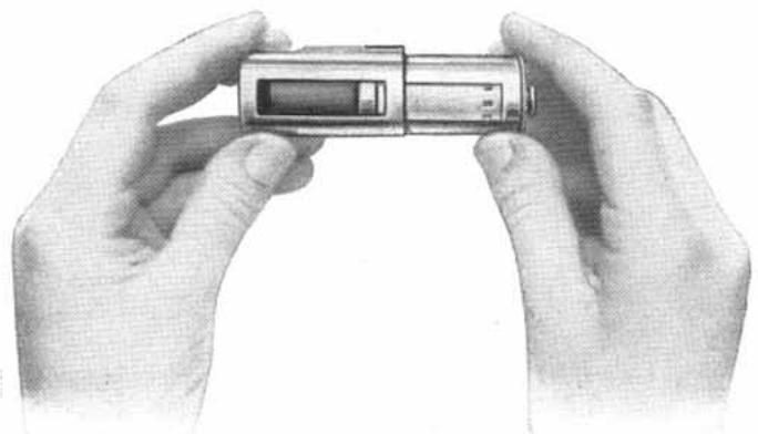 LEICA IIIA - Loading of Film Chamber Model B in the darkroom - 4