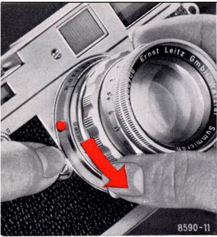 LEICA M2 - The Optical Depth-of-Field Indicator in the Rangefinder - 4