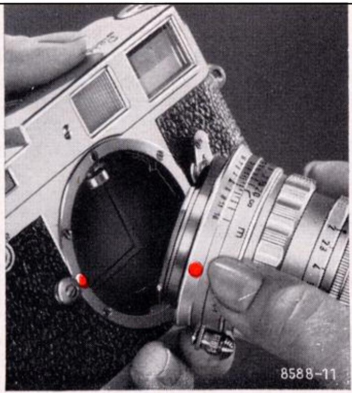 LEICA M2 - The Optical Depth-of-Field Indicator in the Rangefinder - 5