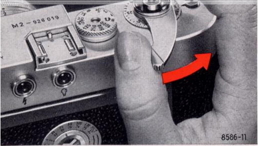 LEICA M2 - http://homepage.ntlworld.com/joechan/manuals - 1