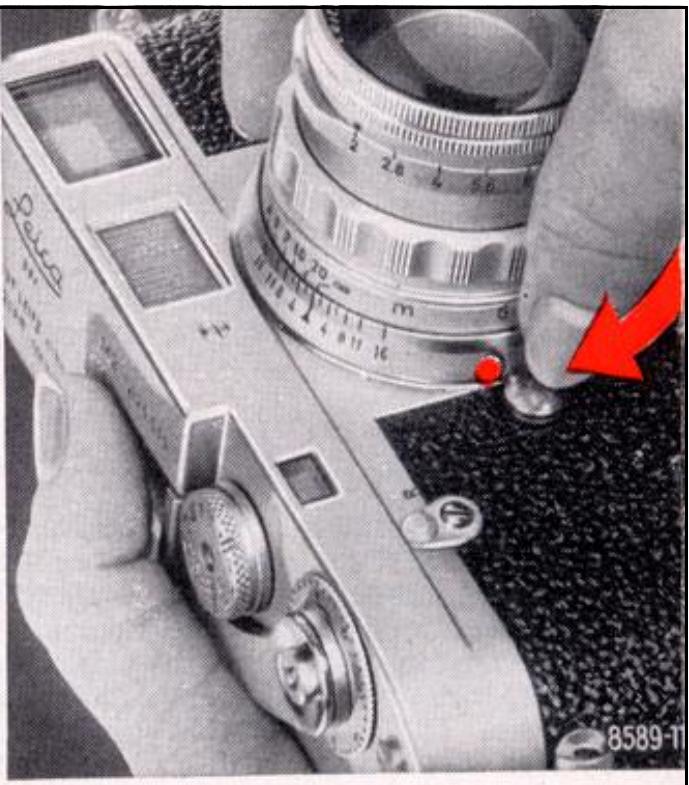 LEICA M2 - The Optical Depth-of-Field Indicator in the Rangefinder - 6