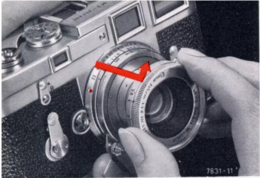 LEICA M3 - Changing Lenses - 4