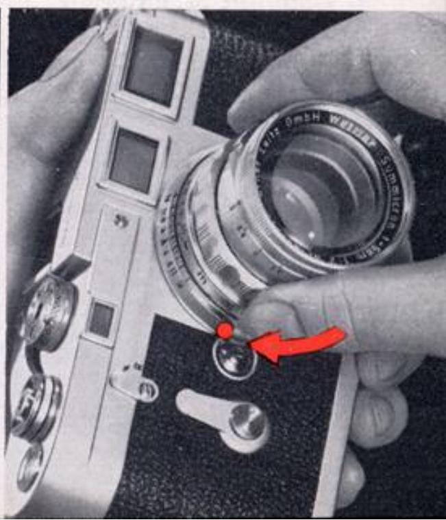 LEICA M3 - Changing Lenses - 3