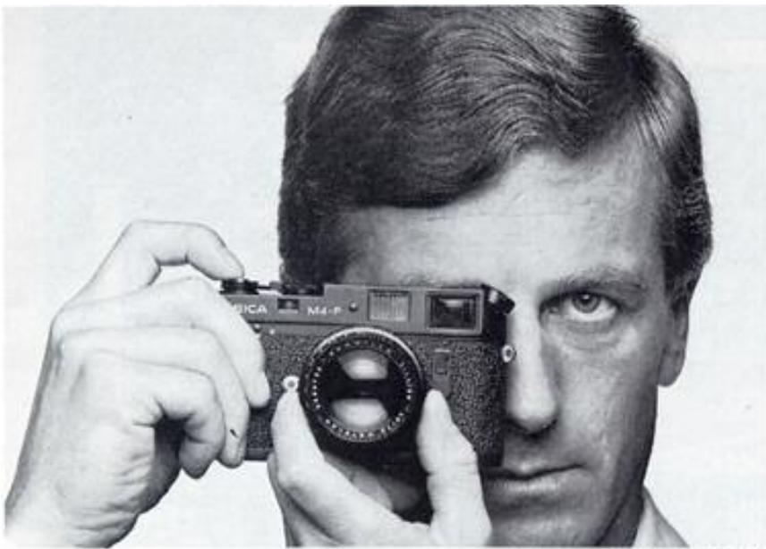 LEICA M4-P - Fitting the carrying strap - 1