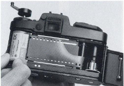 LEICA R-E - Mise en place du film - 1