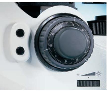 LEICA DM3000LED - Five filter block positions provide greater flexibility - 6