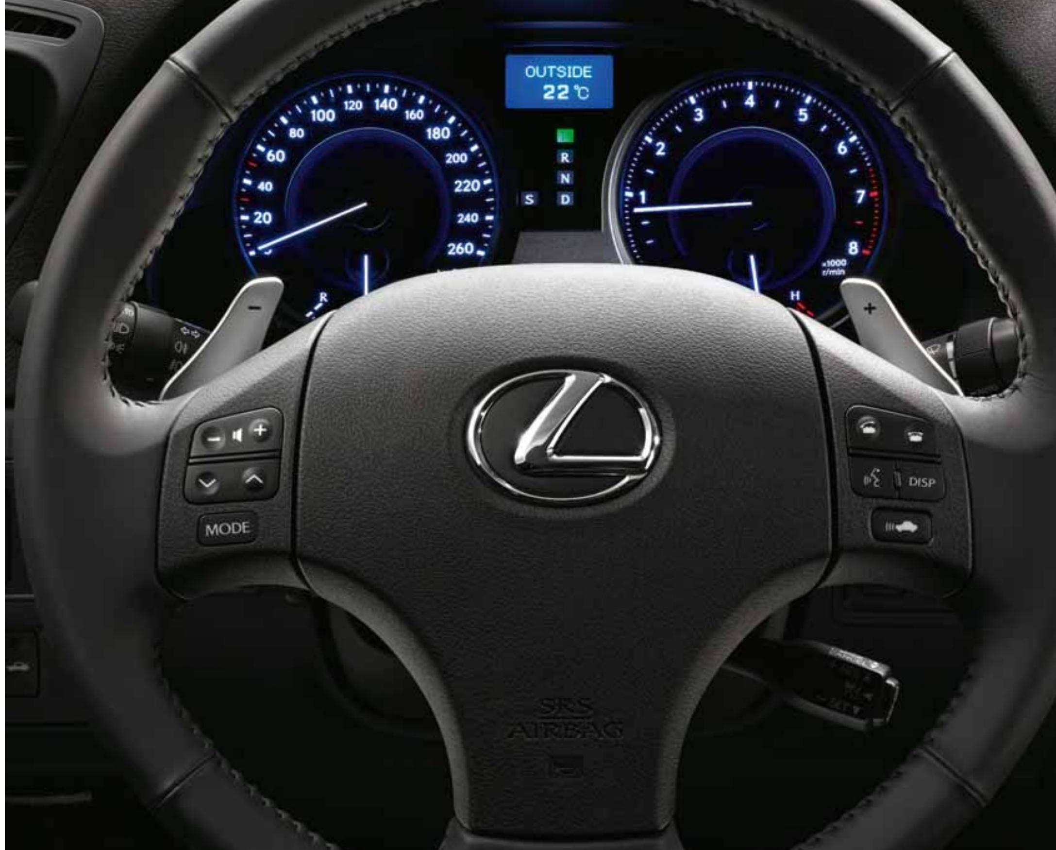 LEXUS IS 220D - Commandes intuitives - 1