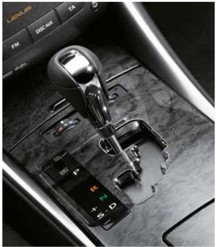 LEXUS IS 250C - Puissance raffinée du V6 - 2