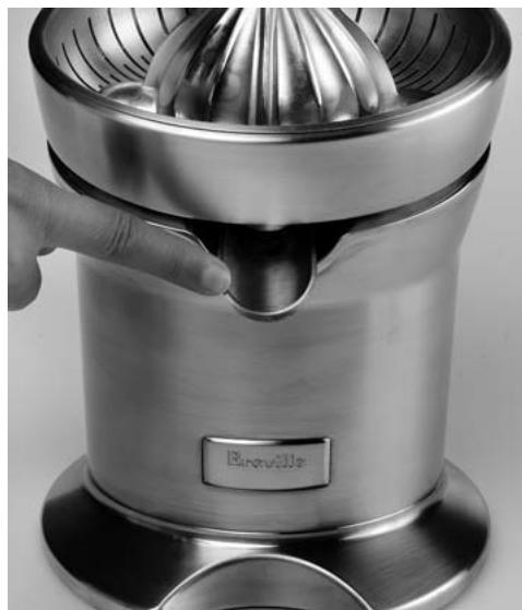 BREVILLE 800CPXL - DISASSEMBLING YOUR BREVILLE DIE CAST CITRUS PRESS - 2
