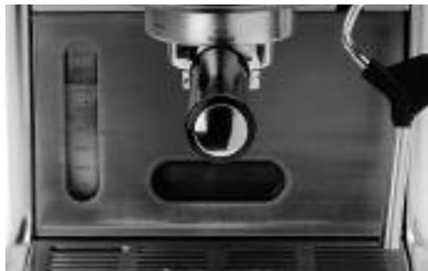 BREVILLE 800ESXL - STEP 5 - PRE-WARMING THE CUPS - 2