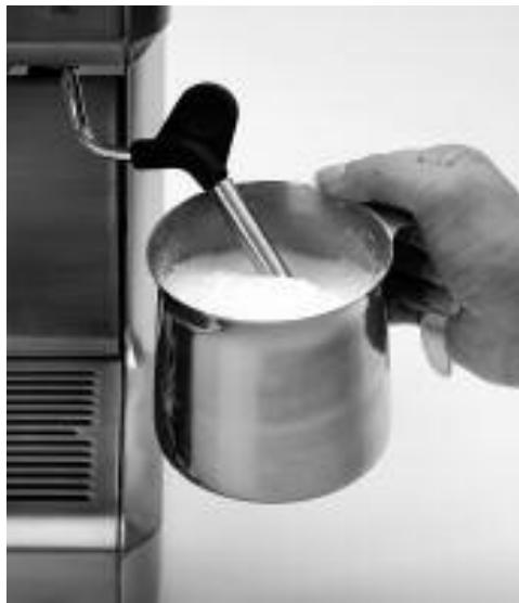 BREVILLE 800ESXL - CÓM O HACER ESPUMA CON LECHE PARA UN CAPUCHINO O CAFÉ CON LECHE - 2