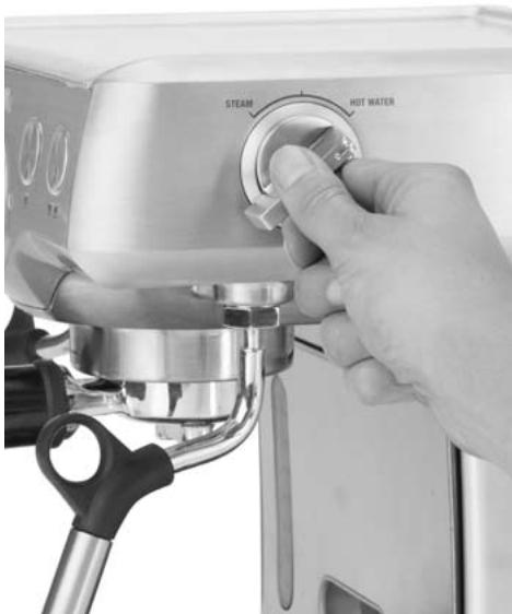 BREVILLE BES820XL - UTILISATION DE LA FONCTION EAU CHAUBE - 1