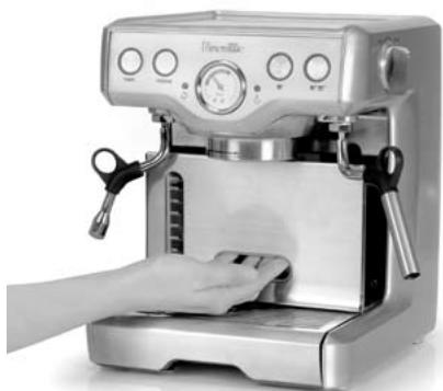 BREVILLE BES820XL - FONCTIONNEMENT DE LA MACHINE ESPRESSO PROGRAMMABLE EN METAL MOULÉ DE BREVILLE - 1