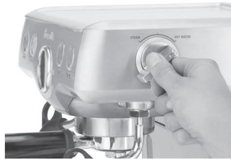 BREVILLE DIE-CAST PROGRAMMABLE ESPRESSO MACHINE - Utilisation de la fonction eau CHAUBE - 1