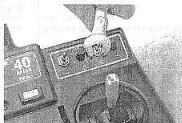 GRAUPNER MC-12 - Fixation des modules - 1