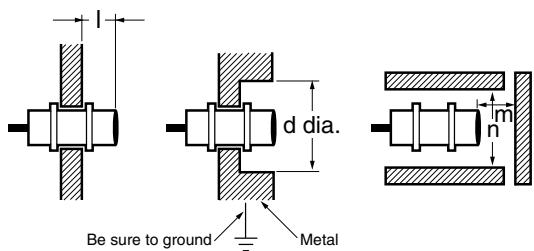 OMRON E2KQ-X - Effects of Surrounding Metals - 1