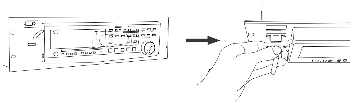 FOSTEX D2424LV - Insérez bien le câble de connexion de la commande dans le connecteur de la face avant. - 1