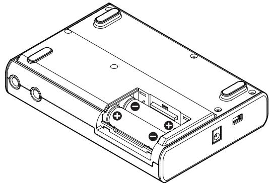 TASCAM DP-004 - Installing batteries - 1