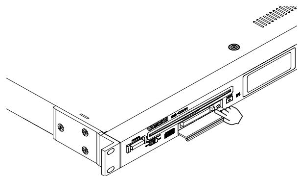 TASCAM SS-CDR1 - Removing the card - 1