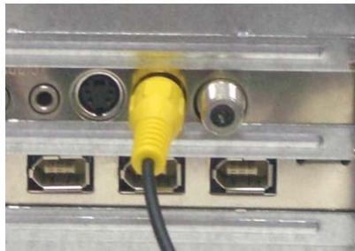 ULEAD VIDEOSTUDIO 10 PLUS - Connecting the video device to the analog capture card - 4