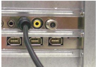 ULEAD VIDEOSTUDIO 10 PLUS - Connecting the video device to the analog capture card - 2