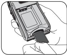 AIPTEK POCKET DV 6800 - Insérer une carte mémoire (facultatif) - 2