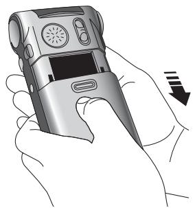 AIPTEK POCKET DV T200 - Ouvrir le couvercle du compartiment de la batterie. - 1