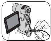 AIPTEK POCKET DV Z200 PRO - Laden der Batterie - 1