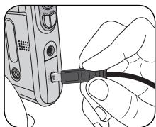 AIPTEK POCKET DV 8800 NEO - Accendere la videocamera e collegarla al computer. - 1