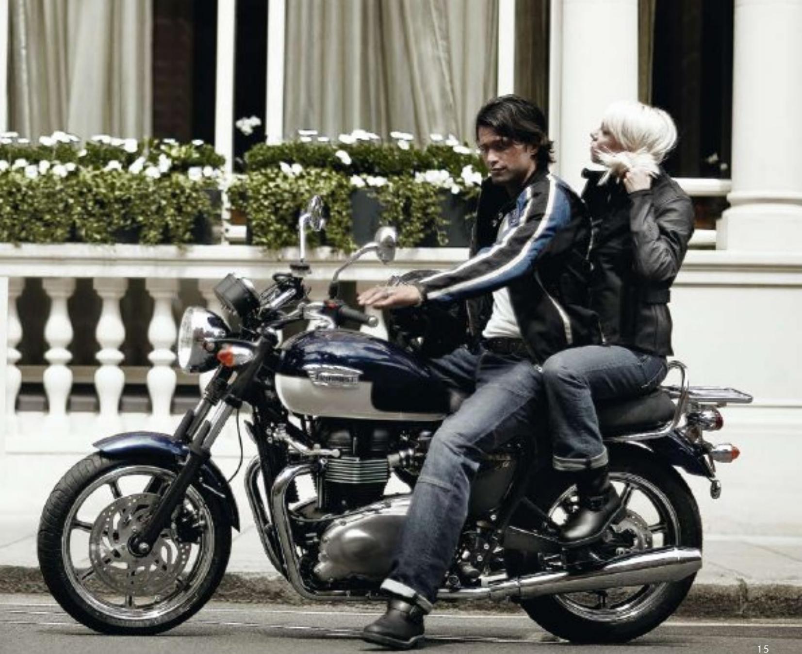 TRIUMPH BONNEVILLE T100 - SE - 1