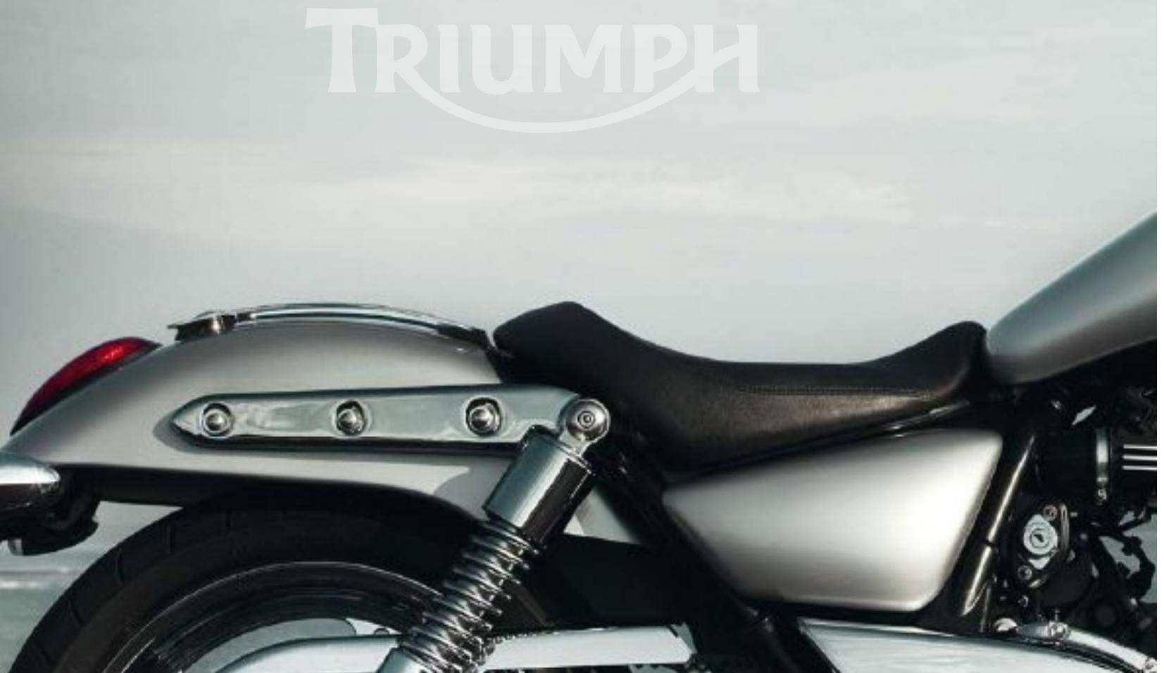 TRIUMPH ROCKET III TOURING - 1