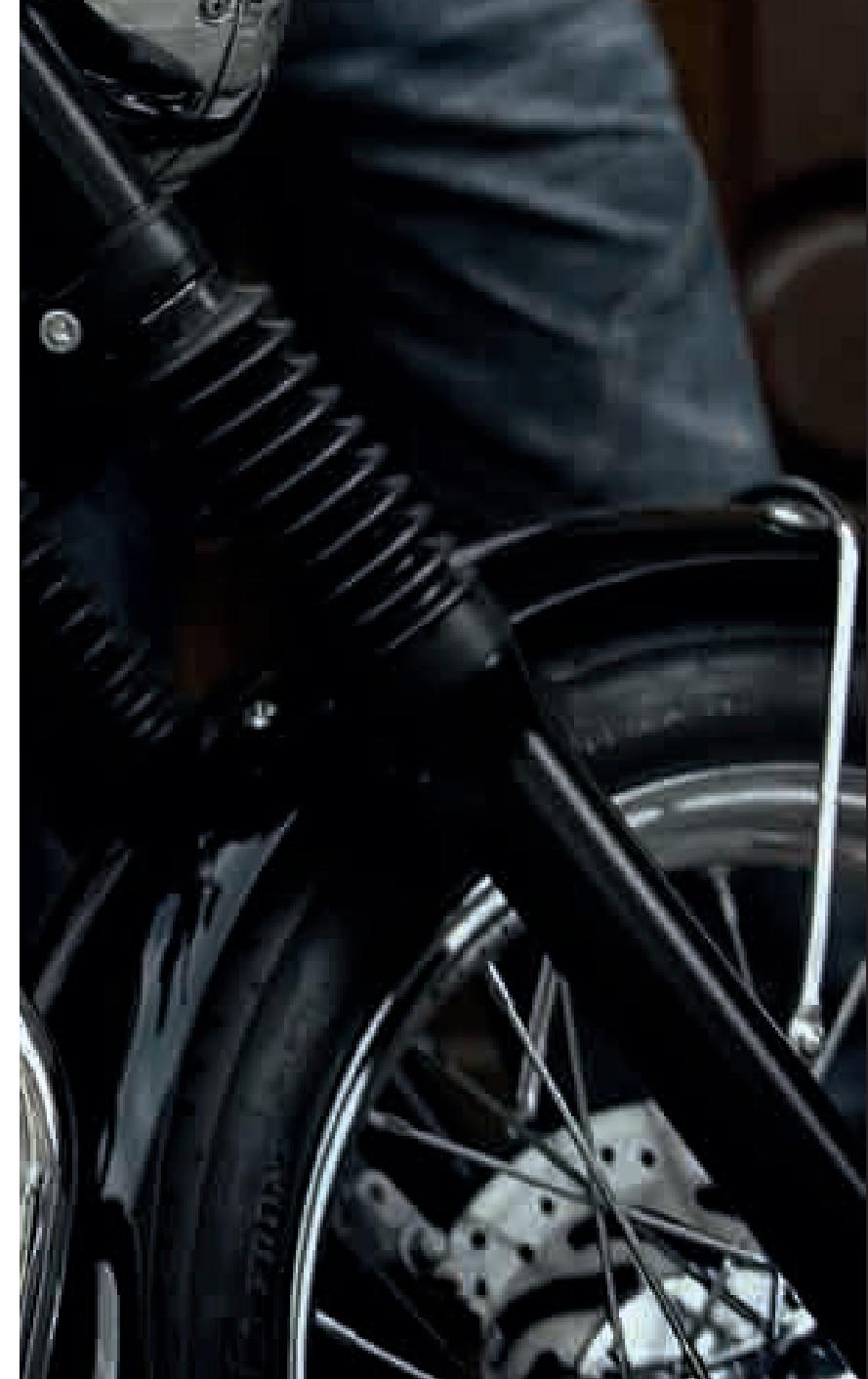 TRIUMPH THRUXTON - 2