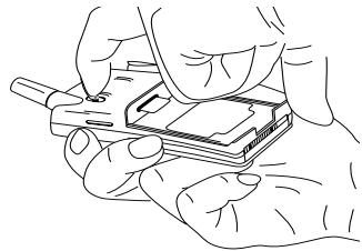 ERICSSON T18S - Removing the SIM Card - 1
