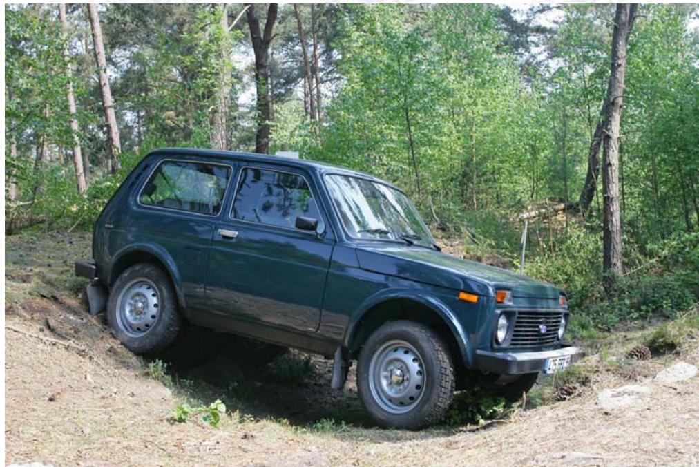 LADA NIVA 4X4 - LADA NIVA: avec la générosité de son coffre, elle déménage - 4