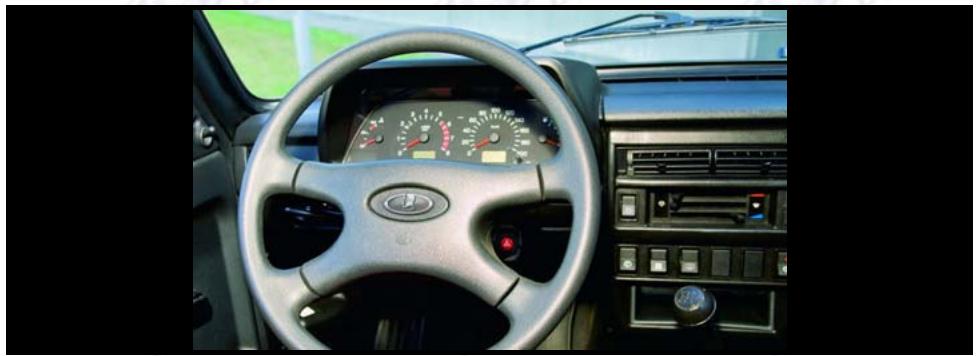 LADA NIVA 4X4 - LADA NIVA: avec la générosité de son coffre, elle déménage - 5