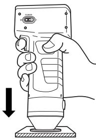 KONICA CR-410 - Place the measuring head vertically above the specimen. - 1