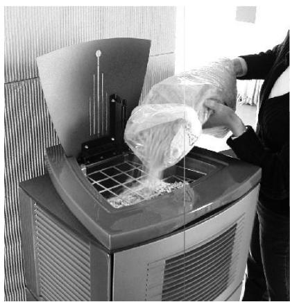 MCZ CLUB AIR - Chargement des pellets - 3