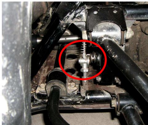 ADLY 600 XCE COUNTRY - Inspection et maintenance réglage du frein de stationnement - 2