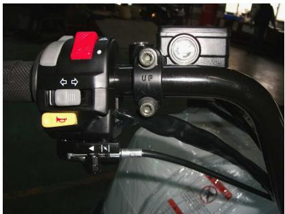 ADLY 600 XCE COUNTRY - Vérification du liquide de frein - 2