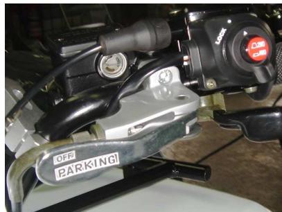 ADLY 600 XCE COUNTRY - Vérification du liquide de frein - 3