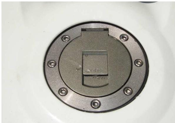 ADLY 600 XCE COUNTRY - Vérifier et mettre de l'essence - 1