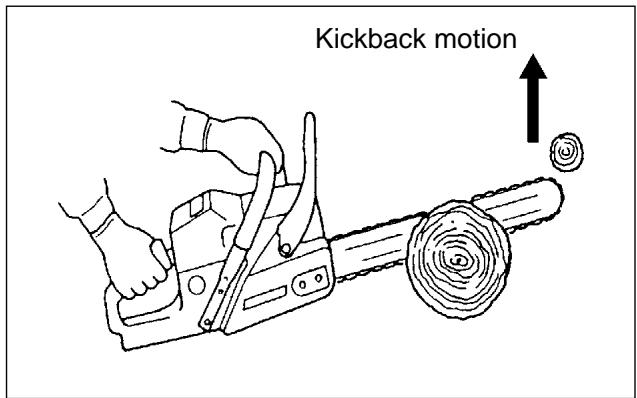 ECHO CS-400 - KICKBACK IS DANGEROUS - 1