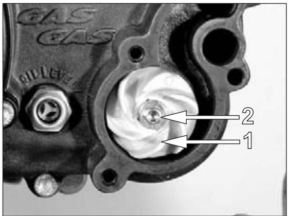 GAS GAS EC 200 - Assembling the water pump - 1